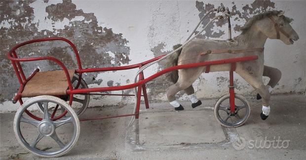Antico triciclo con cavallino anni 40
