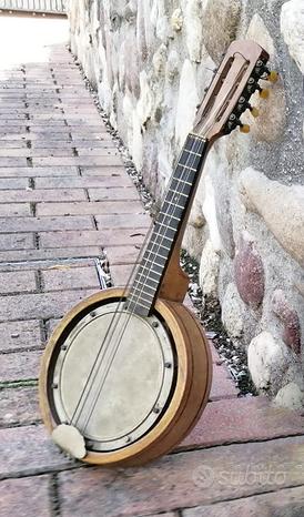 Antico banjo tenore irlandese a 8 corde e 17 tasti